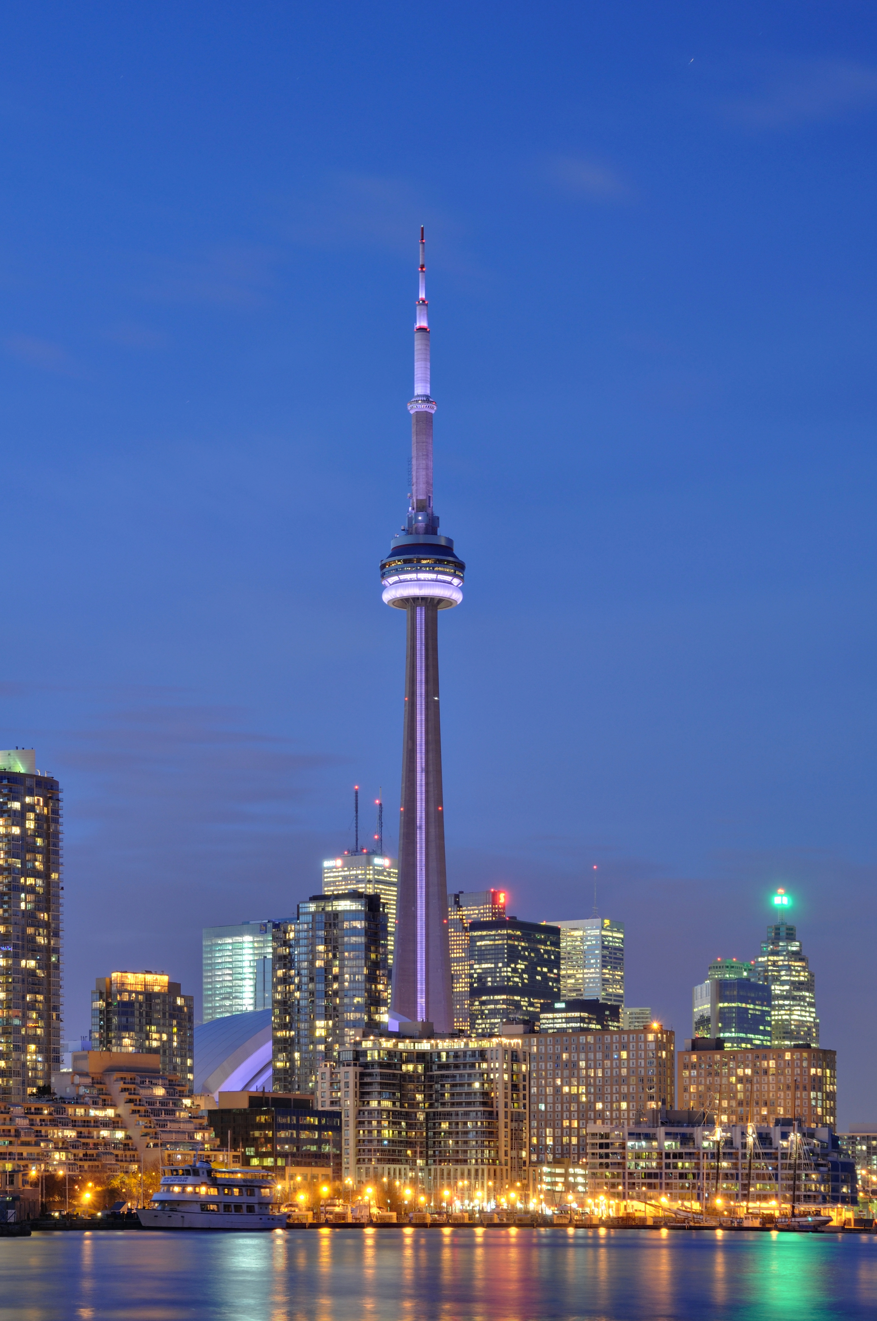 Toronto skyline and harborfront with the CN Tower